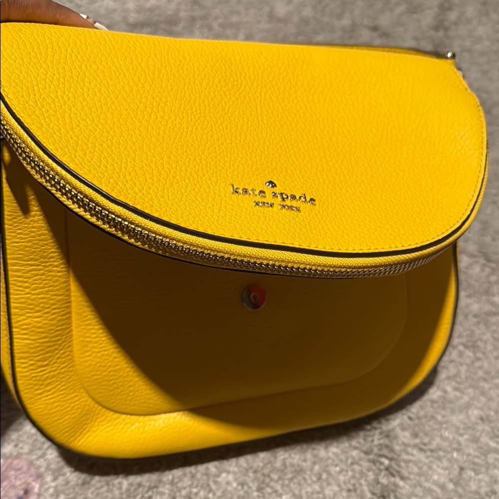 Kate Spade Sunny Yellow Crossbody Bag with Gold Hardware - Picture 2 of 4